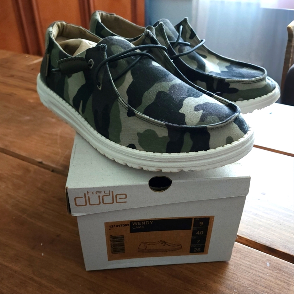 Hey Dudes Wendy Camo Size 9